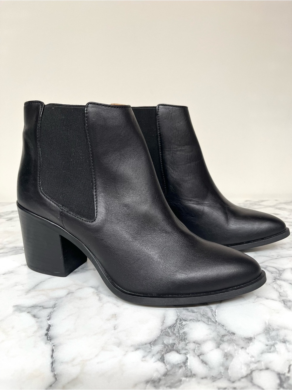 Nisolo Heeled Chelsea Boots Black Leather Water Resistant Size 9.5
